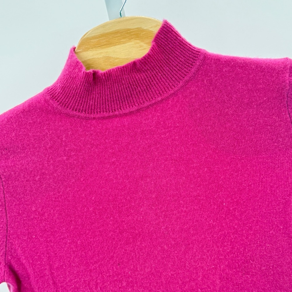 In Cashmere Mock Neck Sweater Soft Knit Pullover Top Raspberry Pink M comfy cozy